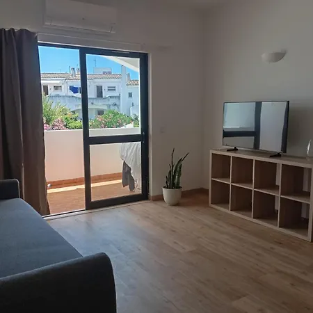 Oura Sunrise & Pool Retreat Apartment