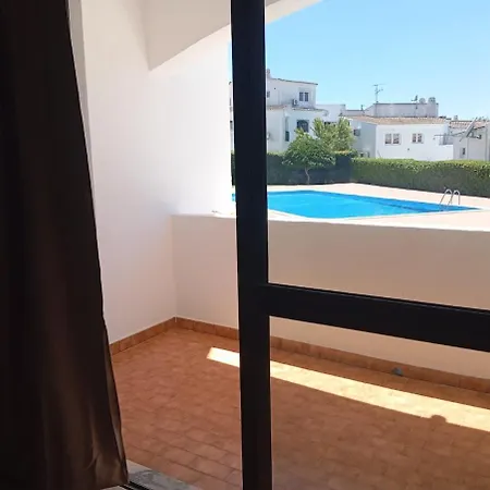 Oura Sunrise & Pool Retreat Apartment *